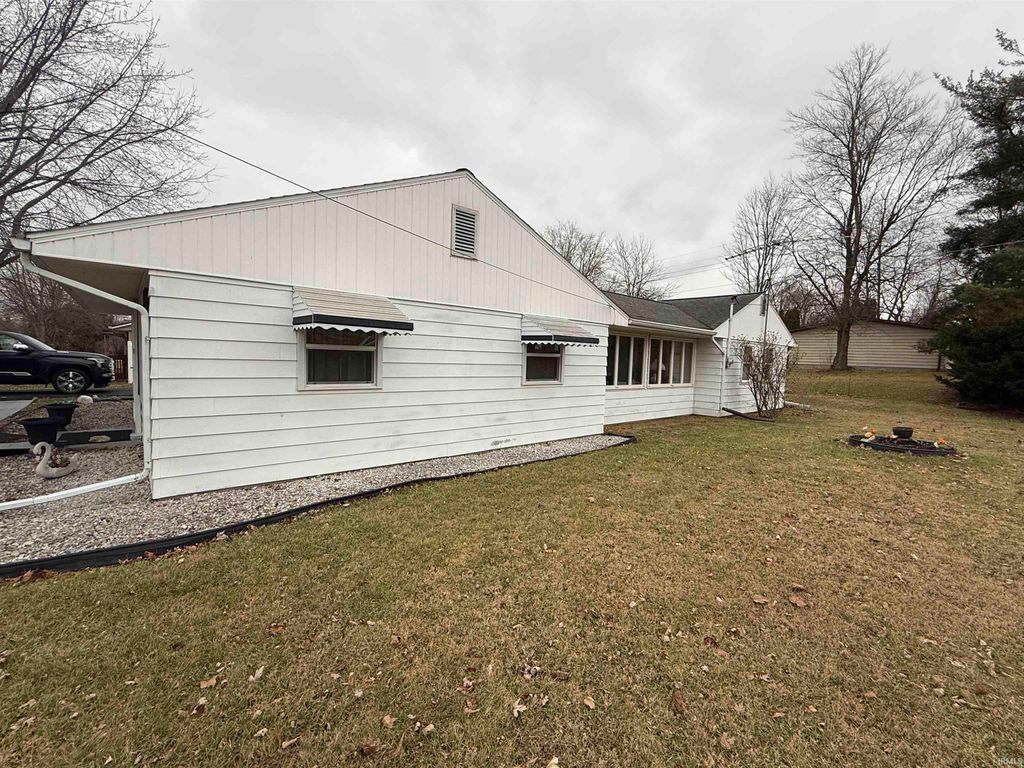 Photo of 1109 S Monroe Street, Hartford City, IN 47348 (MLS # 202601772)
