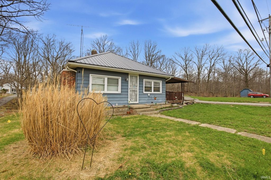 Photo of 1009 E Montpelier Pike, Marion, IN 46953 (MLS # 202610810)