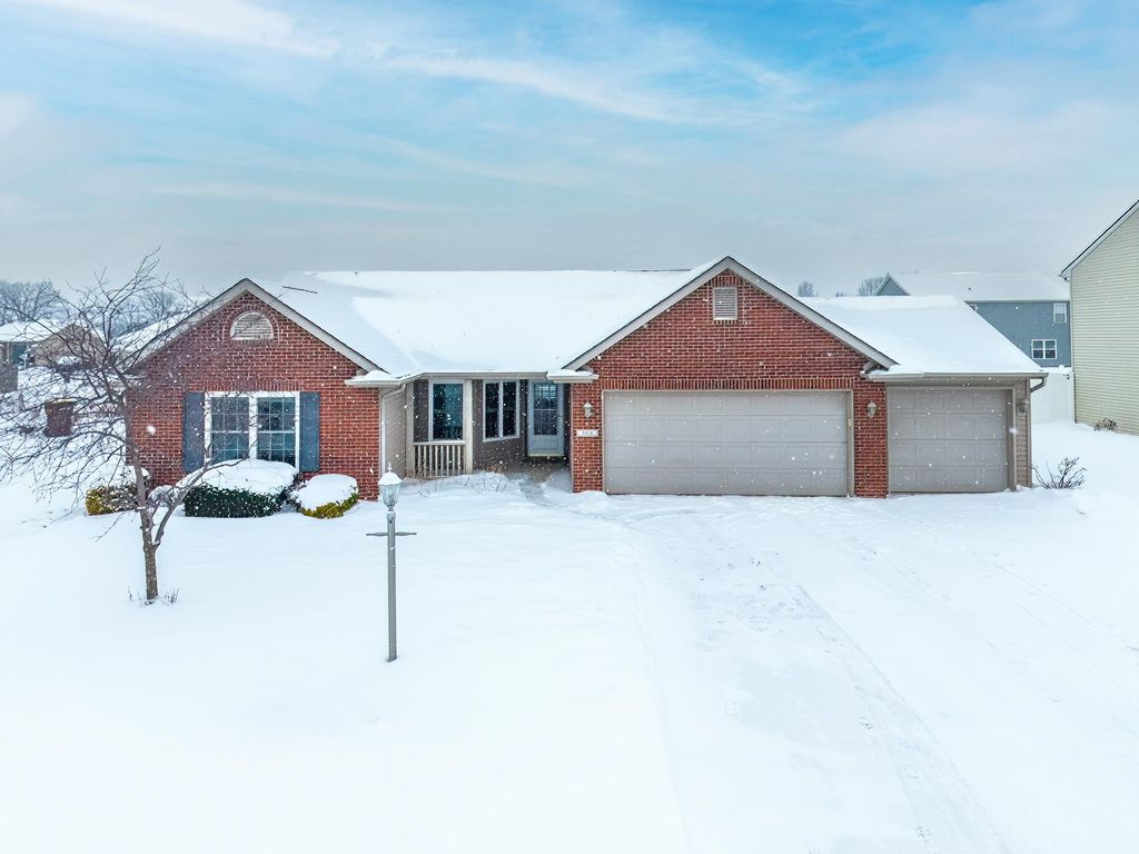 Photo of 5414 Salmon Run, Auburn, IN 46706 (MLS # 202603103)