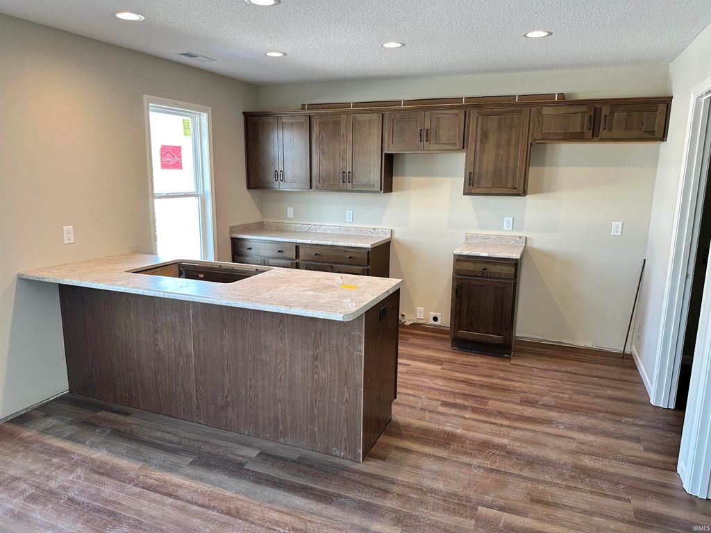 Photo of 6327 Hunter Wood Drive, Fort Wayne, IN 46835 (MLS # 202604553)