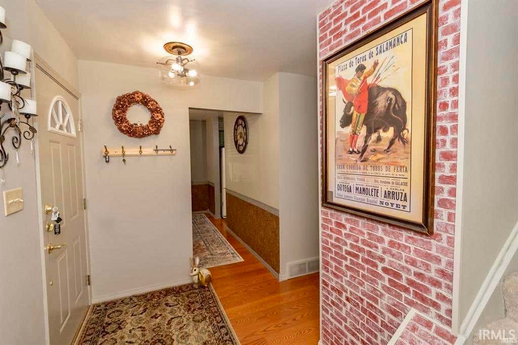 Photo of 2500 Topsfield Road #Unit 704, South Bend, IN 46614 (MLS # 202634781)