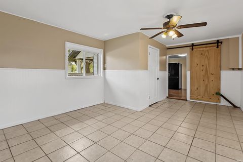 Tiny photo for 103 E Harrison Street, Delphi, IN 46923 (MLS # 202614886)