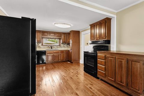 Tiny photo for 103 E Harrison Street, Delphi, IN 46923 (MLS # 202614886)