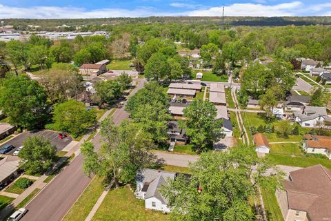 Tiny photo for 103 E Harrison Street, Delphi, IN 46923 (MLS # 202614886)