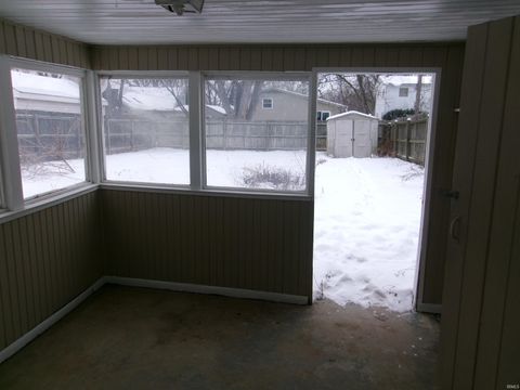 Tiny photo for 2716 WHITE OAK Avenue, Fort Wayne, IN 46805 (MLS # 202604034)