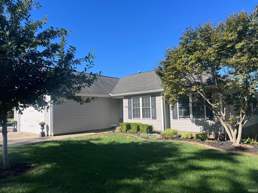 Photo of 10940 SUNSET Drive, Mount Vernon, IN 47712 (MLS # 202643154)