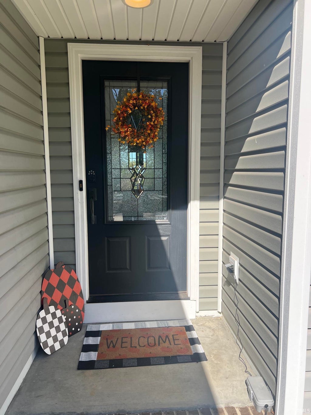 Photo of 10940 SUNSET Drive, Mount Vernon, IN 47712 (MLS # 202643154)