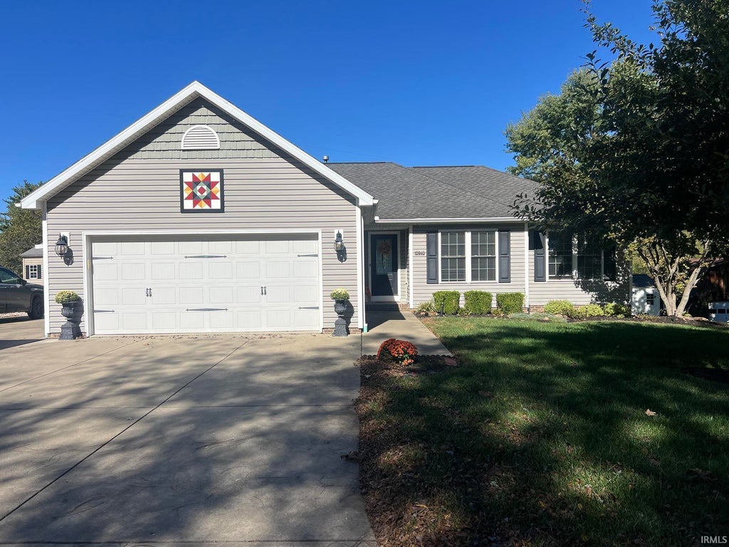 Photo of 10940 SUNSET Drive, Mount Vernon, IN 47712 (MLS # 202643154)