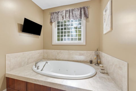 Tiny photo for 57158 Coppergate Drive, Elkhart, IN 46516 (MLS # 202643557)