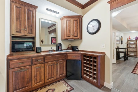 Tiny photo for 57158 Coppergate Drive, Elkhart, IN 46516 (MLS # 202643557)