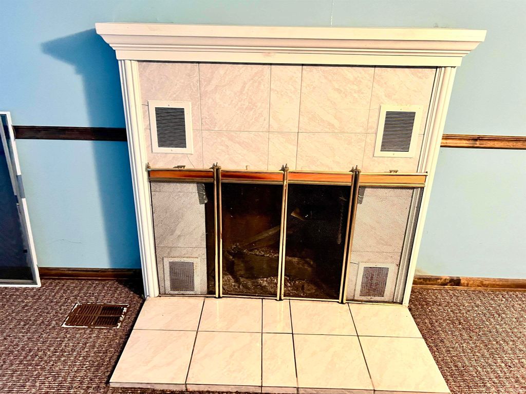 Photo of 2405 Woodmont Drive, South Bend, IN 46614 (MLS # 202549800)