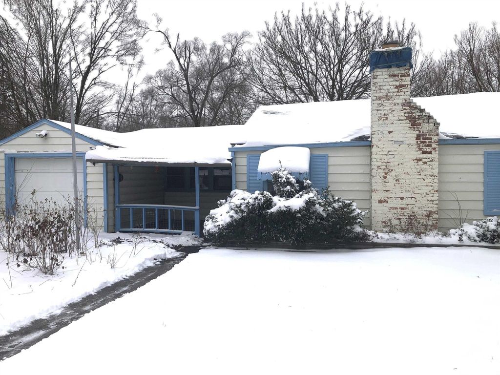 Photo of 2405 Woodmont Drive, South Bend, IN 46614 (MLS # 202549800)