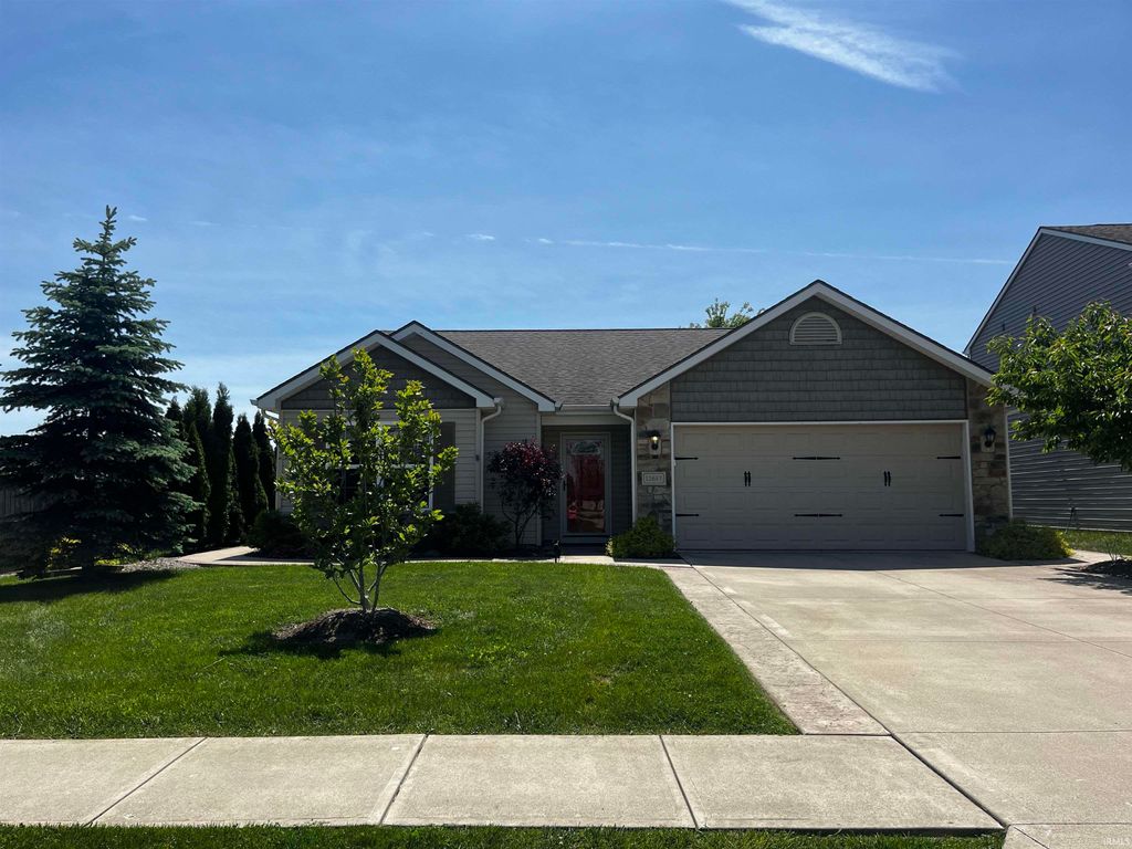 Photo of 12687 Shearwater Run, Fort Wayne, IN 46845 (MLS # 202619558)