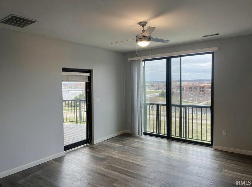 Photo of 116 W Mishawaka Avenue #311, Mishawaka, IN 46545 (MLS # 202614333)