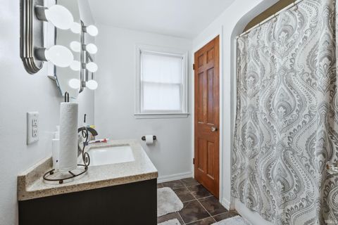 Tiny photo for 4715 S Wayne Avenue, Fort Wayne, IN 46807 (MLS # 202610516)