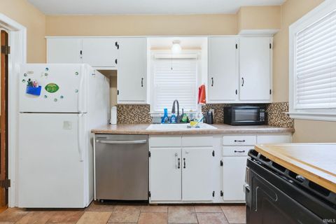 Tiny photo for 4715 S Wayne Avenue, Fort Wayne, IN 46807 (MLS # 202610516)