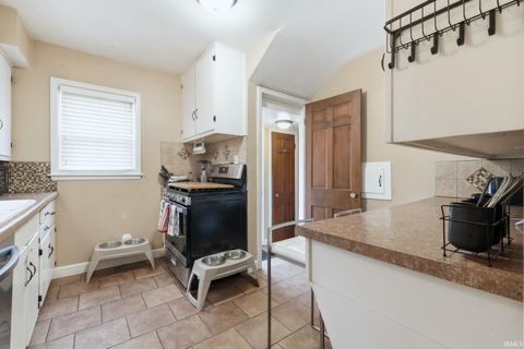 Tiny photo for 4715 S Wayne Avenue, Fort Wayne, IN 46807 (MLS # 202610516)