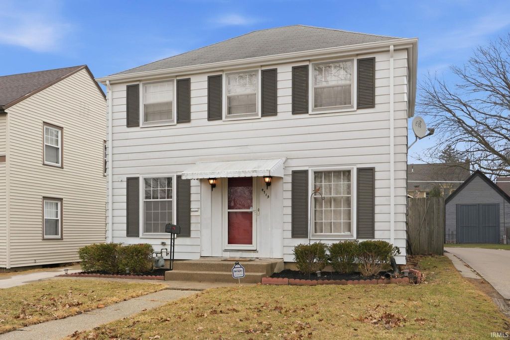 Photo of 4715 S Wayne Avenue, Fort Wayne, IN 46807 (MLS # 202610516)