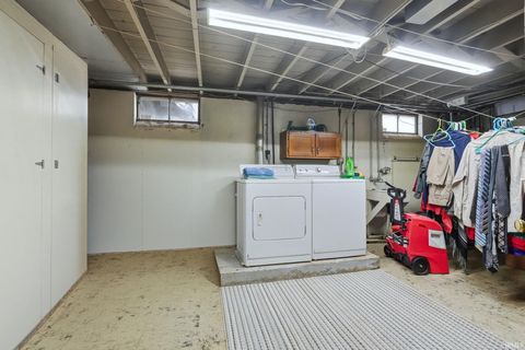 Tiny photo for 4715 S Wayne Avenue, Fort Wayne, IN 46807 (MLS # 202610516)