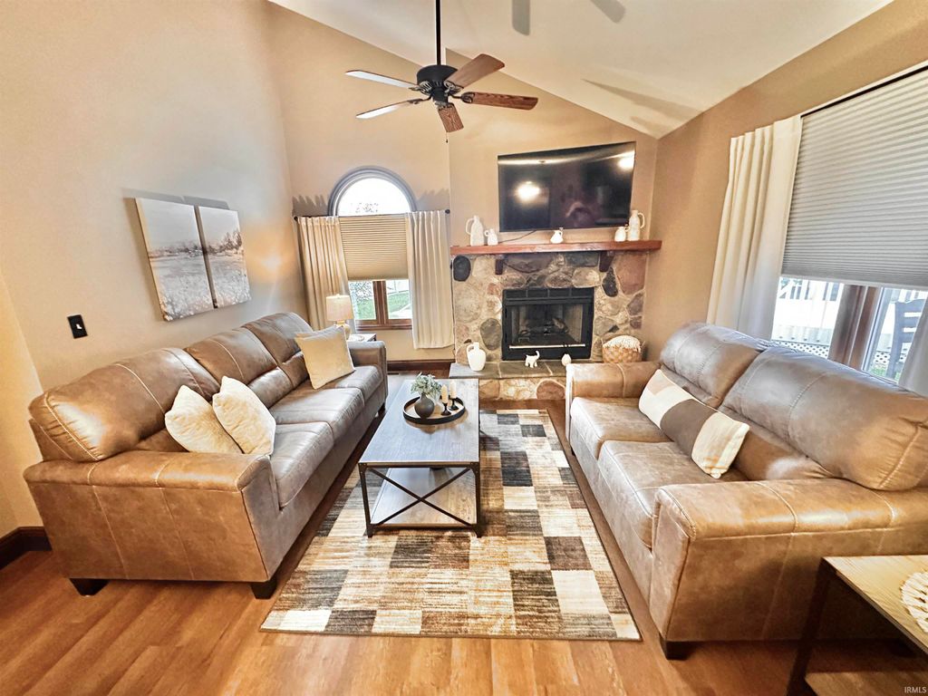 Photo of 1537 N Oakhill Drive, South Bend, IN 46637 (MLS # 202603632)