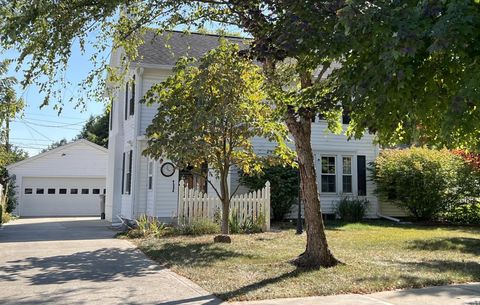 Photo of 1739 W WALNUT Street, Kokomo, IN 46901 (MLS # 202537570)