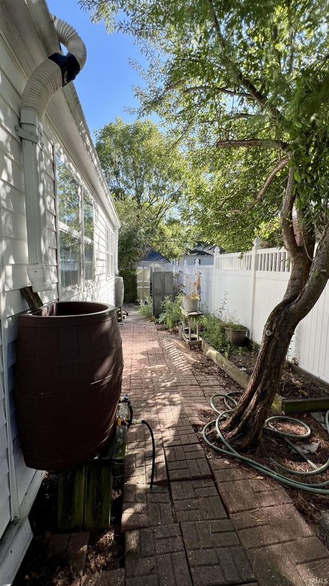 Tiny photo for 1739 W WALNUT Street, Kokomo, IN 46901 (MLS # 202537570)