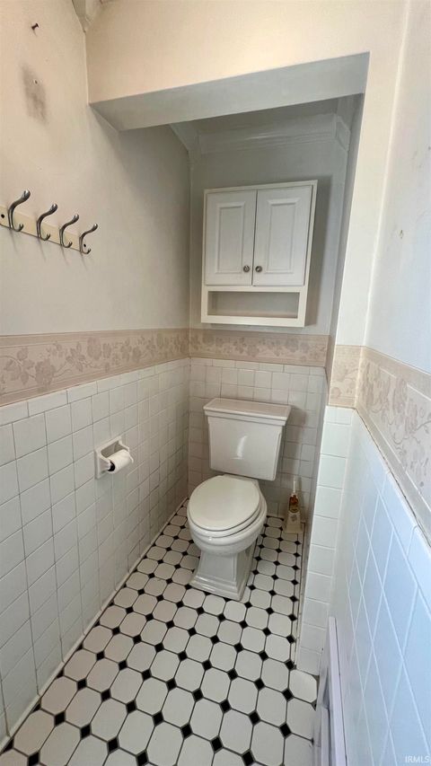 Tiny photo for 1739 W WALNUT Street, Kokomo, IN 46901 (MLS # 202537570)