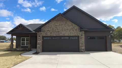 Photo of 3580 N West Shafer Drive, Monticello, IN 47960 (MLS # 202543375)