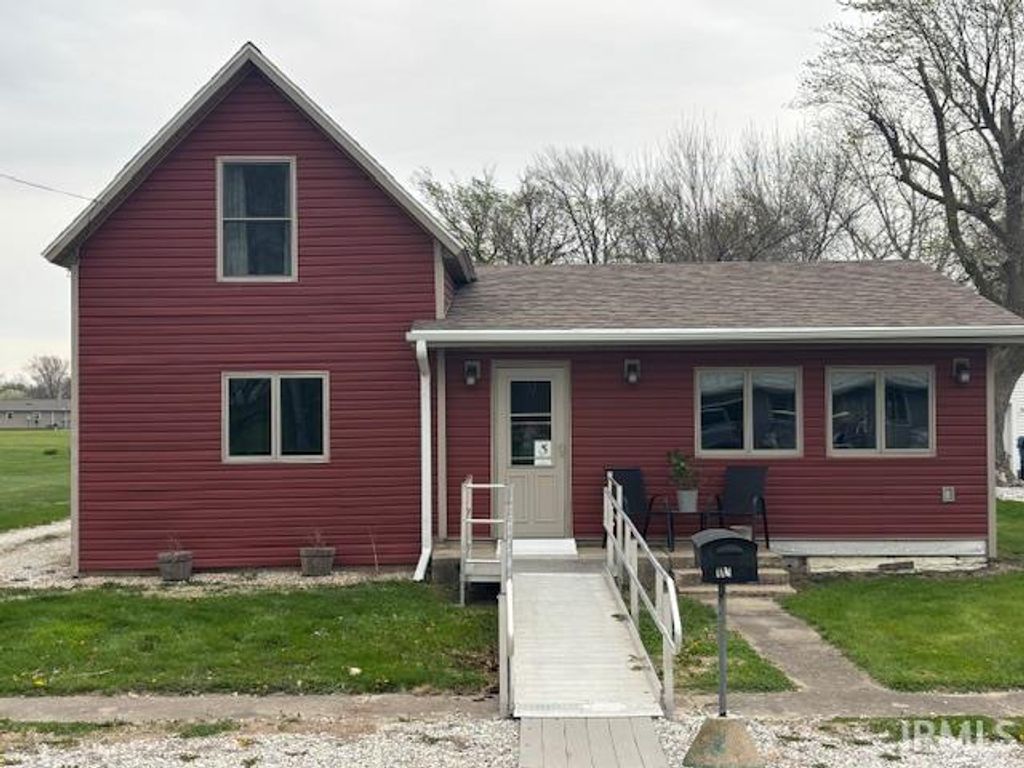 Photo of 113 N Harrison Avenue, Goodland, IN 47948 (MLS # 202613531)