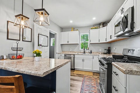 Tiny photo for 505 S Walnut Street, South Bend, IN 46619 (MLS # 202619430)
