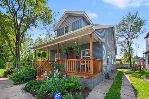 Tiny photo for 505 S Walnut Street, South Bend, IN 46619 (MLS # 202619430)