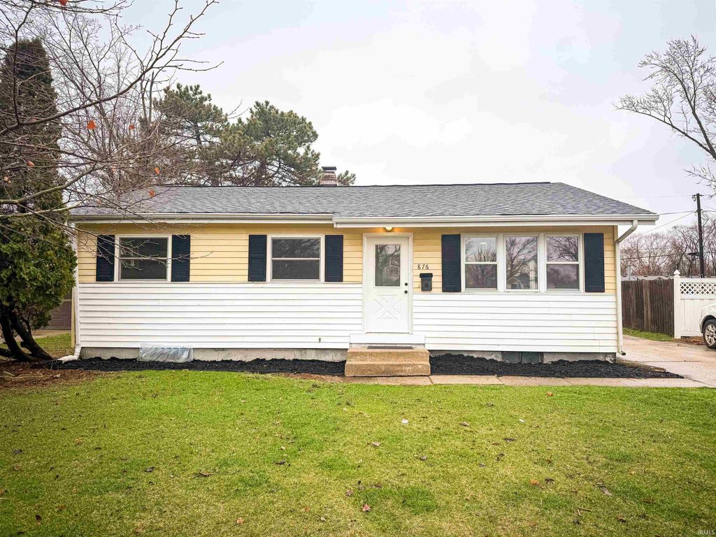 Photo of 876 Hiawatha Drive, Elkhart, IN 46517 (MLS # 202607979)