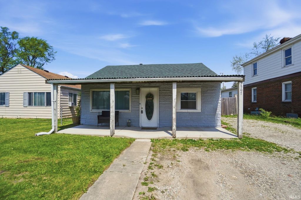 Photo of 3507 E Pontiac Street, Fort Wayne, IN 46803 (MLS # 202615199)