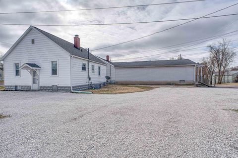 Tiny photo for 2810 N First Avenue, Evansville, IN 47710 (MLS # 202605724)