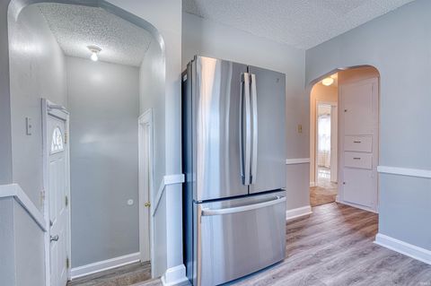 Tiny photo for 2810 N First Avenue, Evansville, IN 47710 (MLS # 202605724)