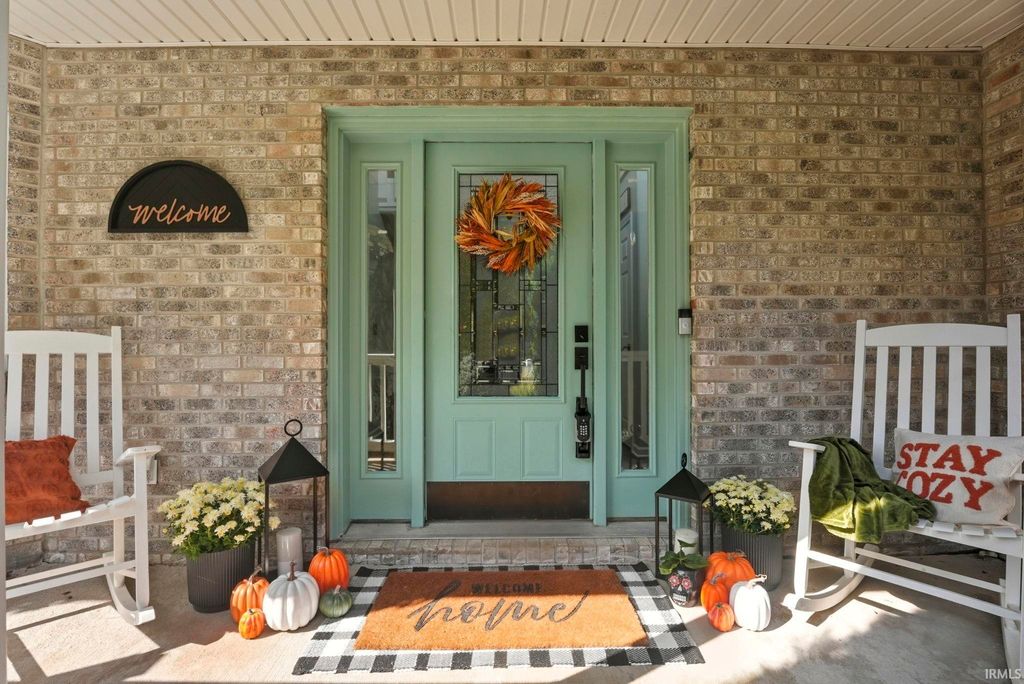 Photo of 278 S Cross Creek Way Way, Columbia City, IN 46725 (MLS # 202542033)