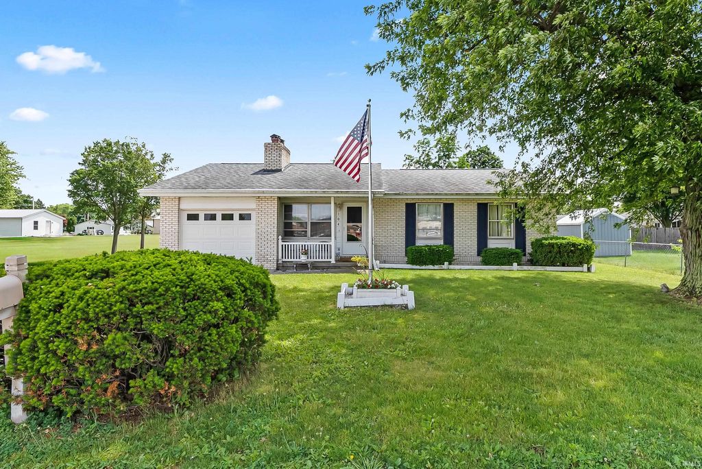 Photo of 104 N Elm Street, Milford, IN 46542 (MLS # 202623907)
