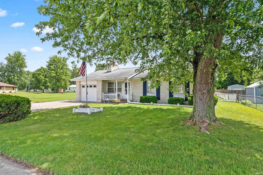Photo of 104 N Elm Street, Milford, IN 46542 (MLS # 202623907)