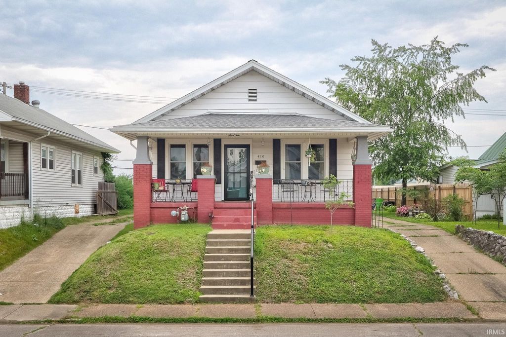 Photo of 410 Richardt Avenue, Evansville, IN 47711 (MLS # 202618937)