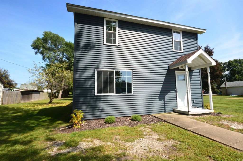 Photo of 905 Vanburen Street, Walkerton, IN 46574 (MLS # 202537529)