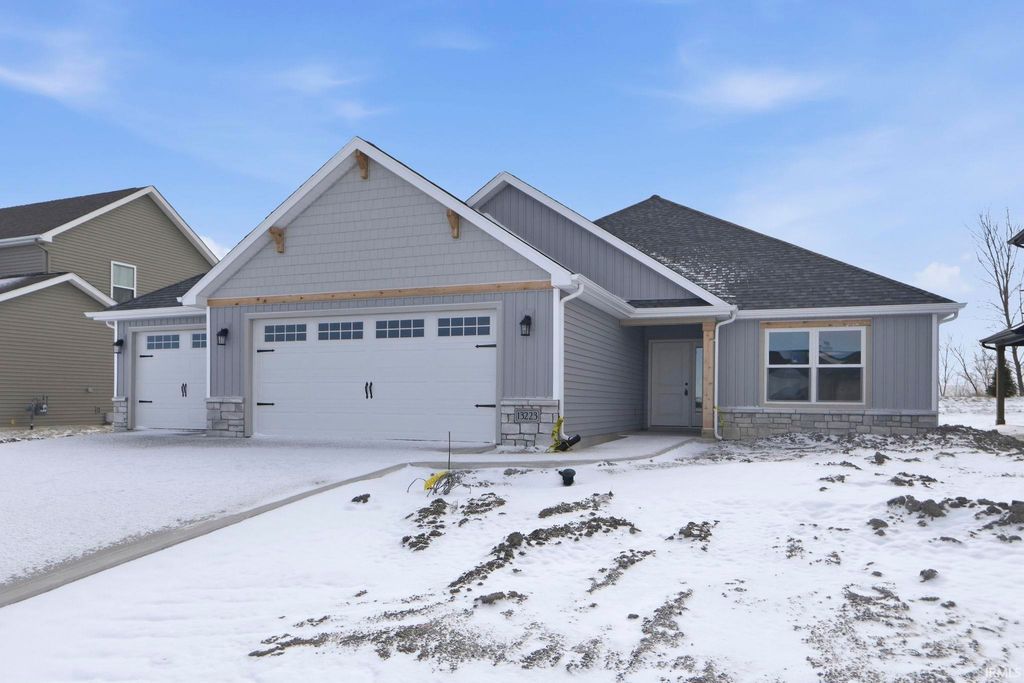 Photo of 13223 Halen Hill Court, Fort Wayne, IN 46818 (MLS # 202601733)