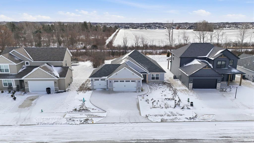 Photo of 13223 Halen Hill Court, Fort Wayne, IN 46818 (MLS # 202601733)