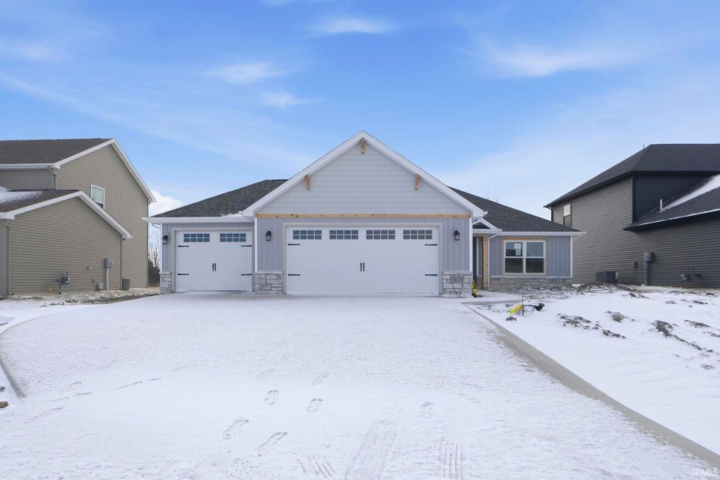 Photo of 13223 Halen Hill Court, Fort Wayne, IN 46818 (MLS # 202601733)