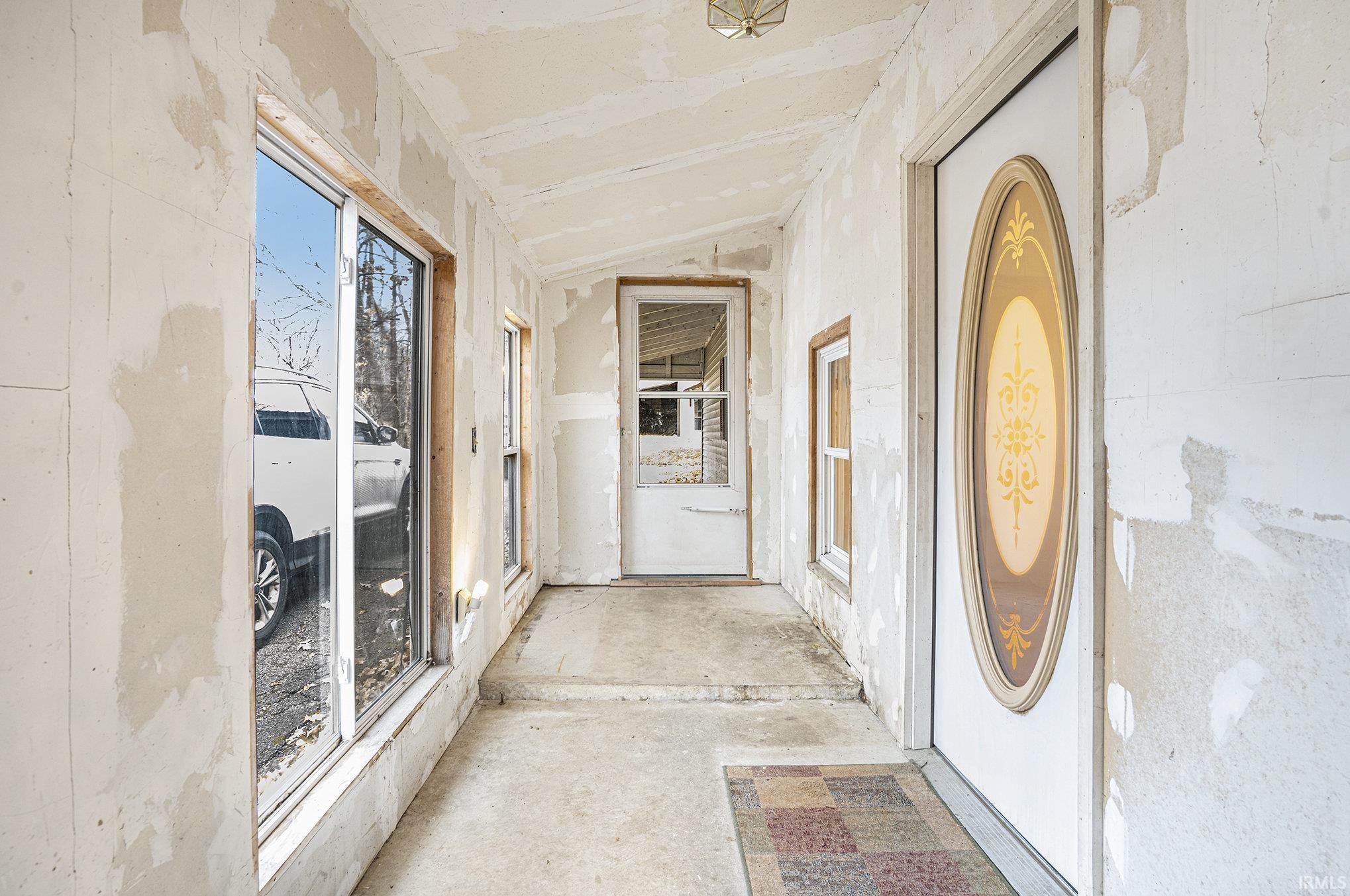 South Bend, Indiana 46614, United States, 3 Bedrooms Bedrooms, ,2 BathroomsBathrooms,Residential,Pending,249313