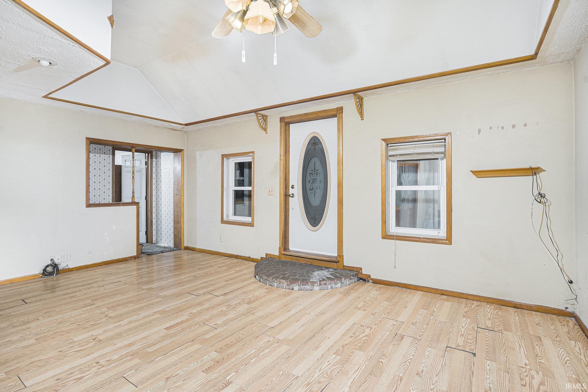 South Bend, Indiana 46614, United States, 3 Bedrooms Bedrooms, ,2 BathroomsBathrooms,Residential,Pending,249313