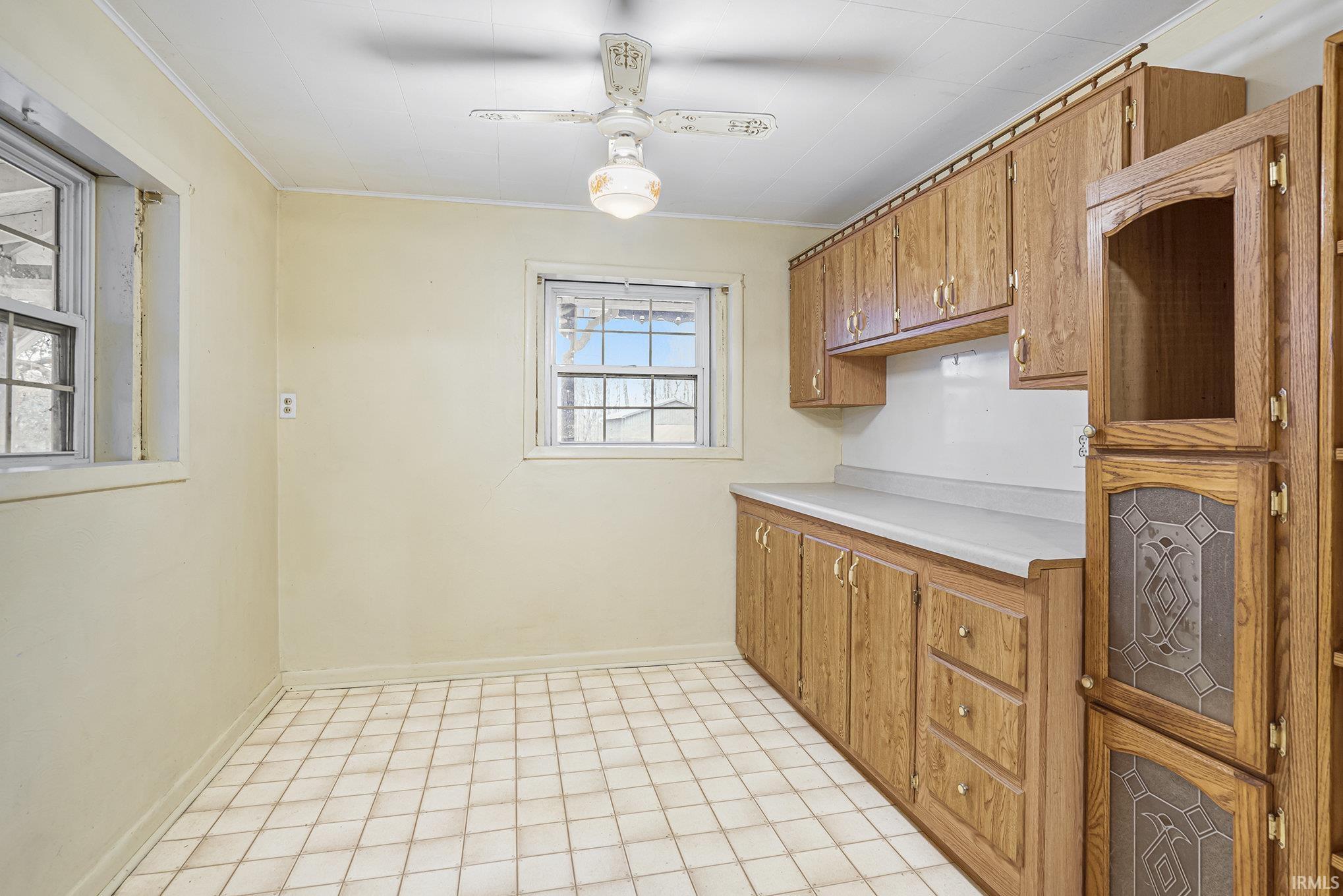 South Bend, Indiana 46614, United States, 3 Bedrooms Bedrooms, ,2 BathroomsBathrooms,Residential,Pending,249313