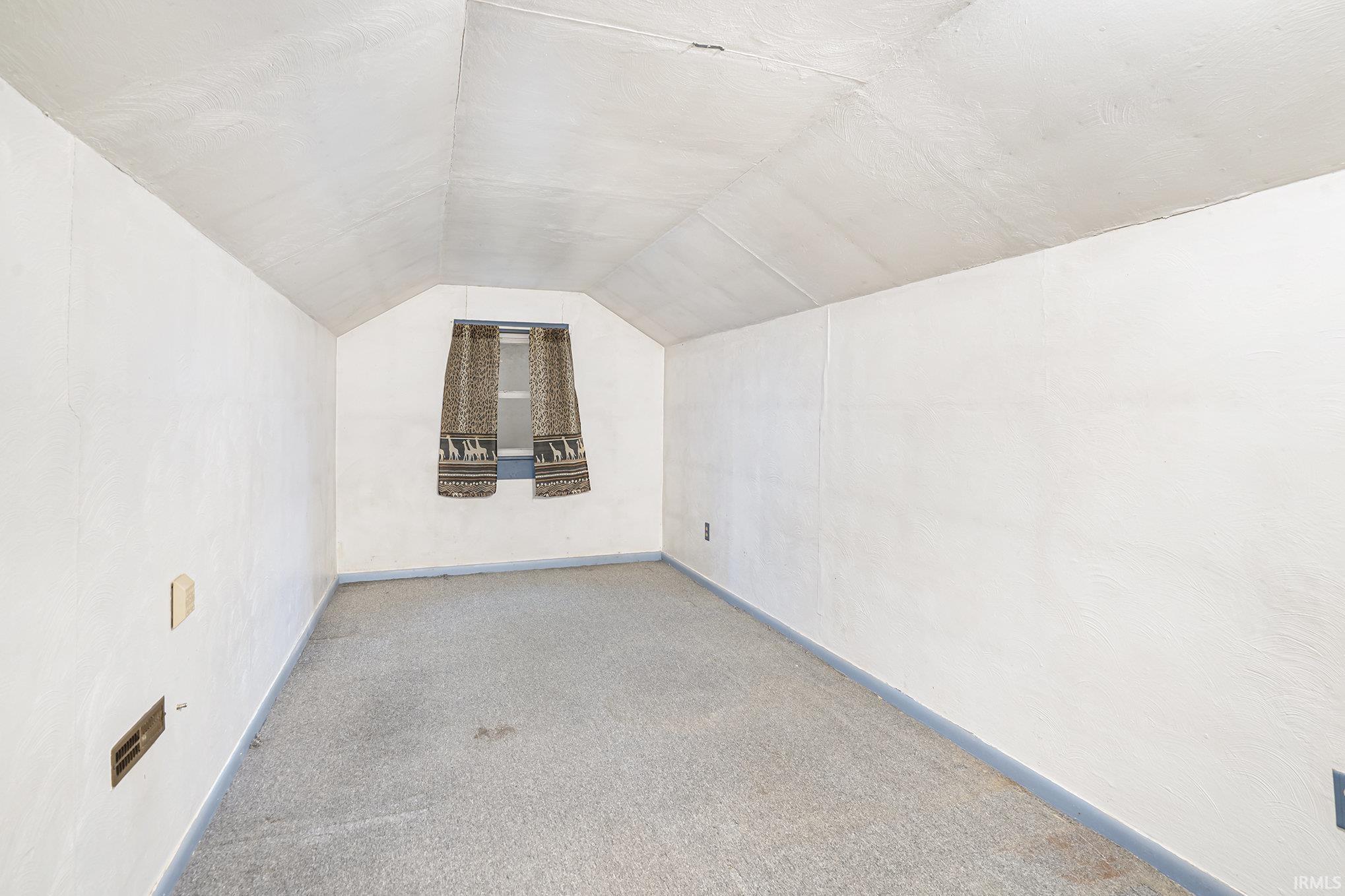 South Bend, Indiana 46614, United States, 3 Bedrooms Bedrooms, ,2 BathroomsBathrooms,Residential,Pending,249313