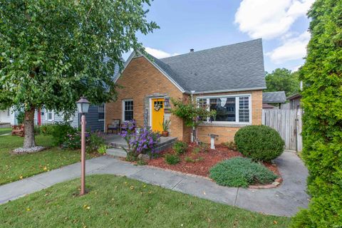 Photo of 1316 E Mishawaka Avenue, Mishawaka, IN 46544 (MLS # 202541016)