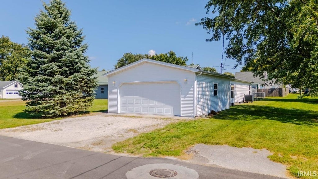 Photo of 614 N Sycamore Street, Fairmount, IN 46928 (MLS # 202642538)