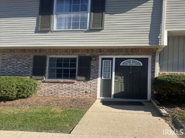 Photo of 714 E Sherwood Hills Drive, Bloomington, IN 47401 (MLS # 202643643)